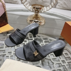 Louis Vuitton Slippers